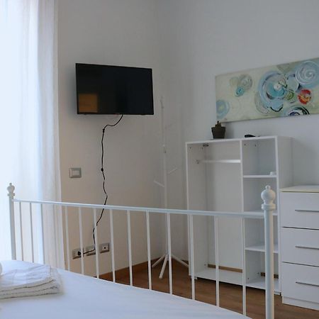 Lovely Navigli Studio With Balcony - Via Carlo Torre ميلان المظهر الخارجي الصورة